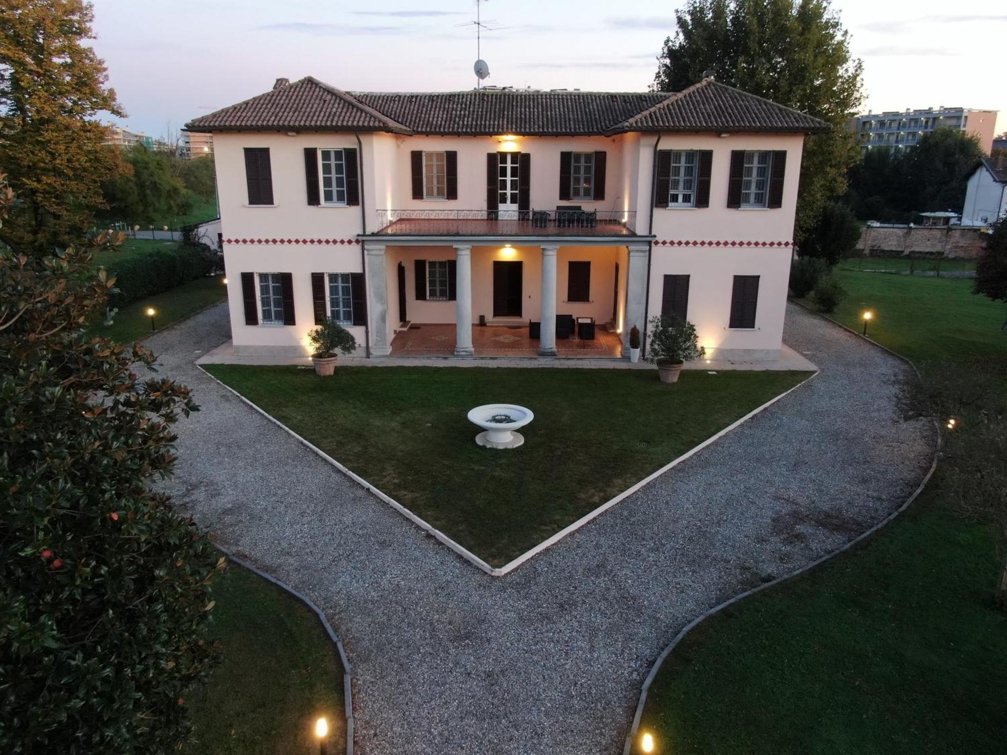 Suites Mansion Rozzano Exterior foto