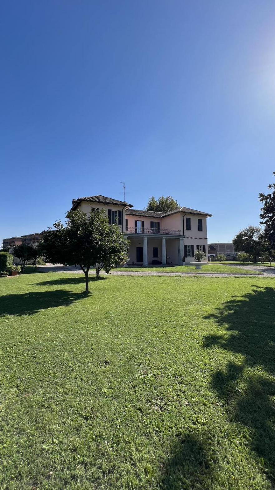 Suites Mansion Rozzano Exterior foto
